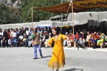 Wakhi Chinese artists participated in the ‘Roof of the World’ (Bam-i-Dunya) festival at Gulmit Hunza